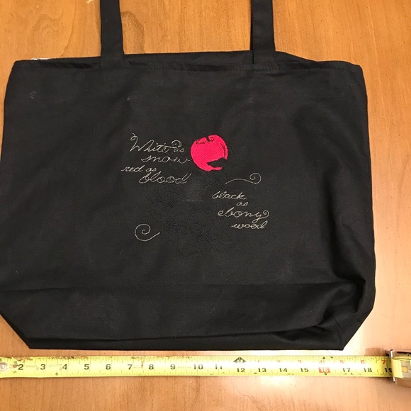 NWOT Snow WhiteTote - Free w/$50 purchase - Picture 3 of 4